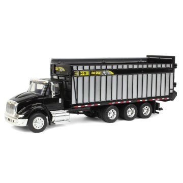 1/64 International 8600 with H&S Big Dog 1226 Forage Box red