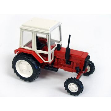 1/43 Belarus tractor in yellow & red box