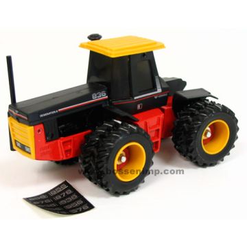 1/32 Versatile 836 4WD with duals